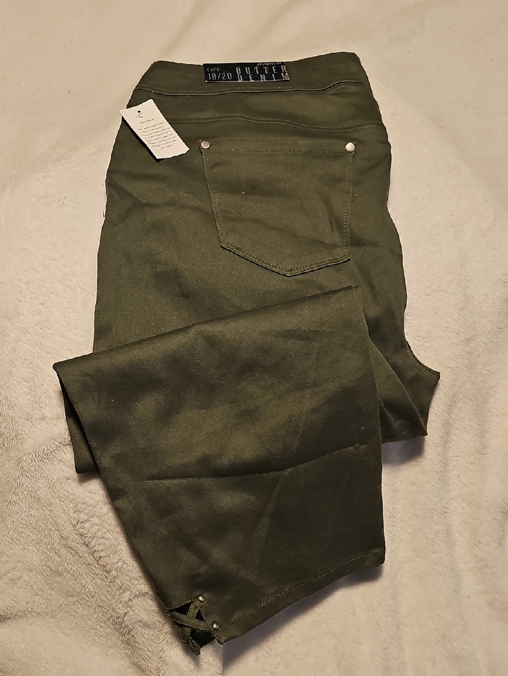 Avenue Olive Butter Denim Capri Pants